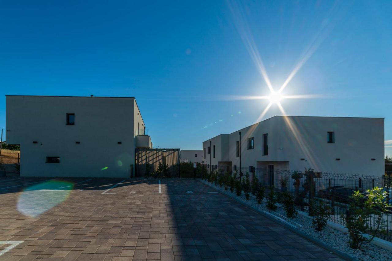 Pinna Residence - Supin พูลา ภายนอก รูปภาพ